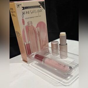 It Cosmetics Je Ne Sais Quoi “Your Perfect Pink Duo”.